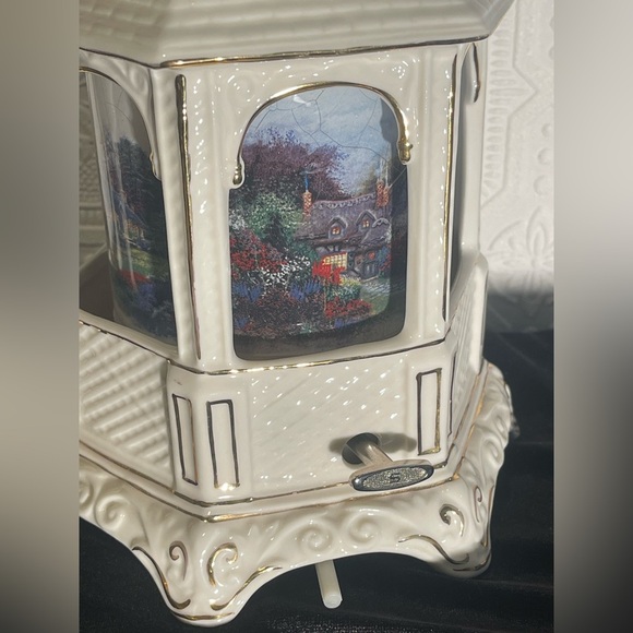 2005 THOMAS KINKADE Porcelain Gazebo Rotating Musical Light Lamp with Cottages - Picture 6 of 14